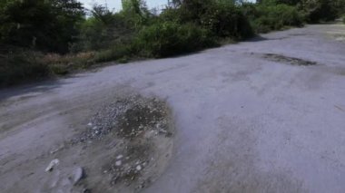Yok edilen yol yüzeyi