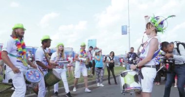 Maçtan önce müzisyenler