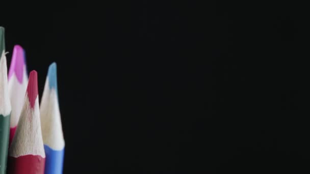 Crayons de couleur sont différents 