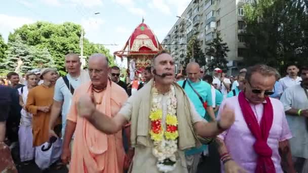 Ratha Yatra en la ciudad de Dnepr — Vídeo de stock