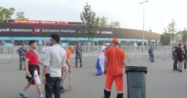 Stadyum temizleyicide