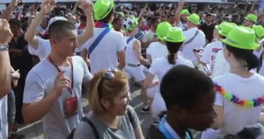 Maçtan önce müzisyenler