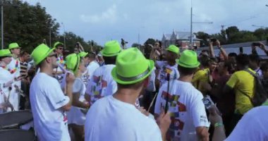 Maçtan önce müzisyenler