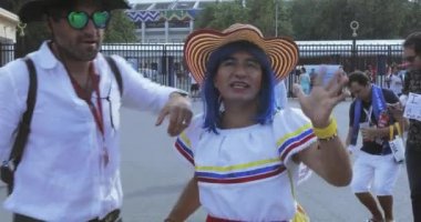 Rusya, Moskova - 15 Temmuz 2018: Futbol taraftarları Hırvatistan, Fransa, Rusya, Fransa, Hırvatistan Moskova Rusya Federasyonu'nda Temmuz 2018 Luzhniki Stadı nda maçtan önce