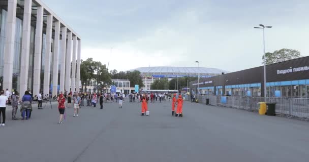 Limpiadores en el estadio — Vídeo de stock