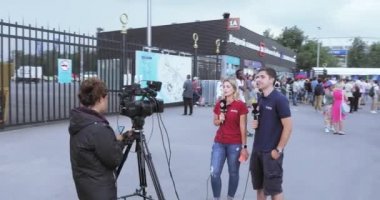 Yayın için video kamera operatörü