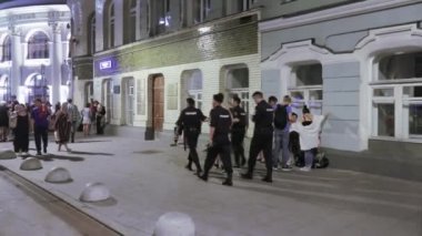 Sarhoş futbol hayranı tutuklanması