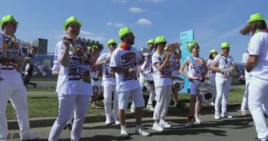 Maçtan önce müzisyenler