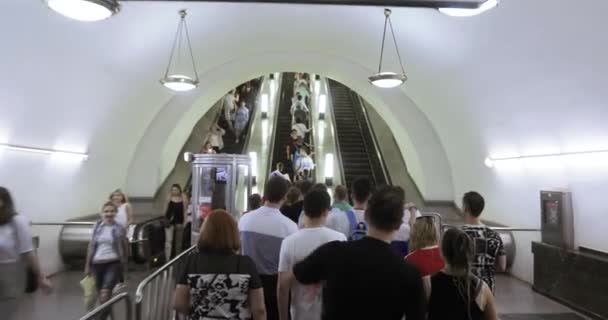 Tifosi di calcio nella metropolitana — Video Stock