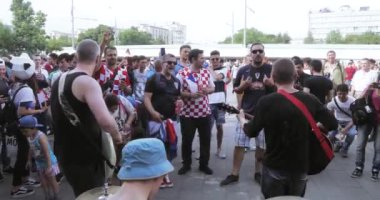 Maçtan önce müzisyenler