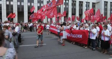 Yetiştirme karşı toplantı kabul etti