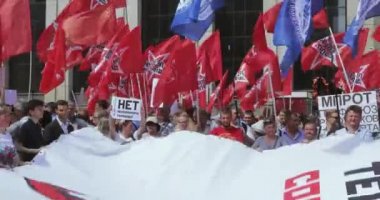 Yetiştirme karşı toplantı kabul etti