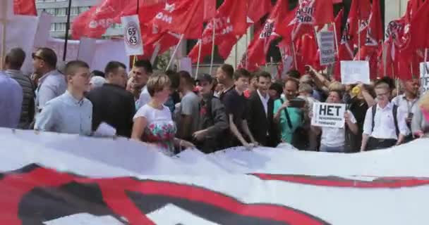 Overeengekomen vergadering tegen een verhoging van — Stockvideo