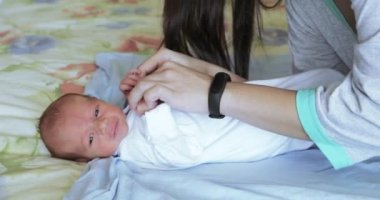 Bir bebek kadar soyunma