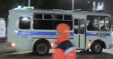 Polis çeltik vagon tutuklular ile