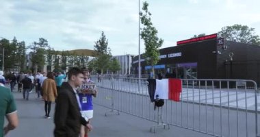 Fanlar futbol maçtan önce