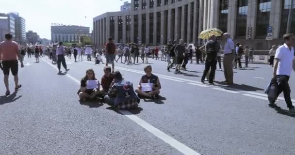 Libertariáni rally proti zvyšování důchodů — Stock video