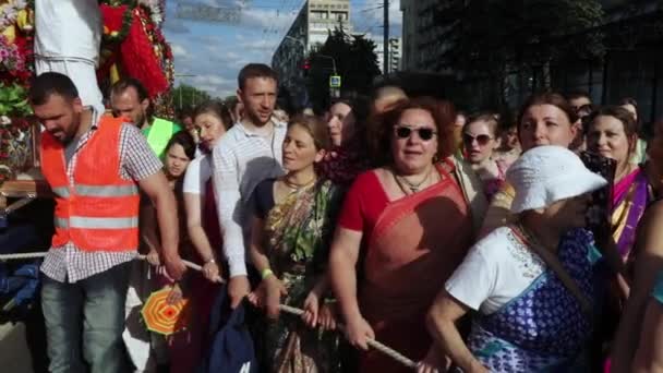 Ratha Yatra dans la ville de Dnepr — Video