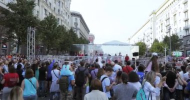 Modern dans dans Grubu'nun performansı