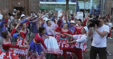 Sayı Hipsters tarzında dans