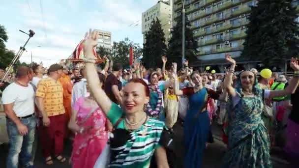 Ратха-має ядра в місті Дніпро — стокове відео