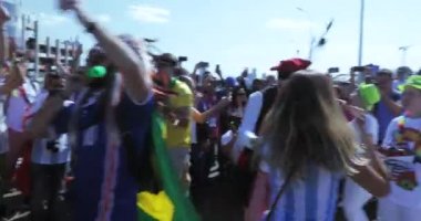 Maçtan önce müzisyenler