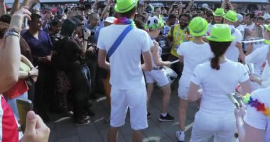 Maçtan önce müzisyenler