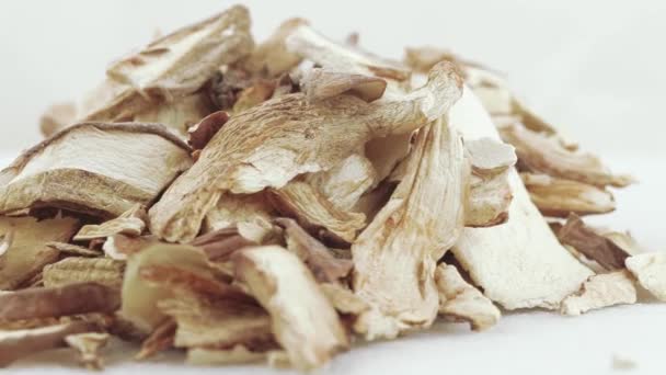 Dried white mushrooms — Stock Video