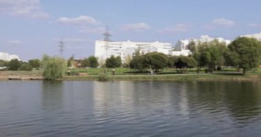 Sahilde ahşap iskeleler