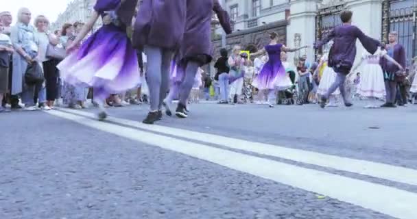 Balletvoorstelling bij de viering — Stockvideo