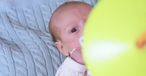 婴儿用的奶嘴 — 图库视频影像