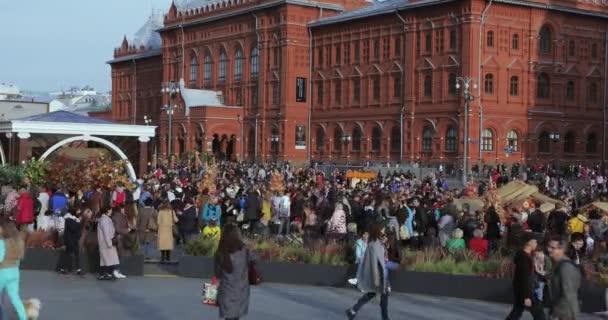 Straßenherbst gastronomisches Festival "Goldener Herbst" — Stockvideo