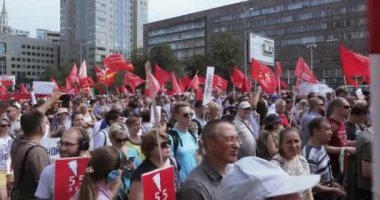 Yetiştirme karşı toplantı kabul etti