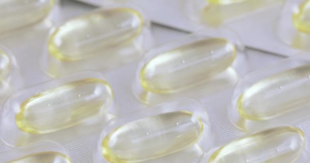 Huile de poisson en capsules plaquettes thermoformées — Video