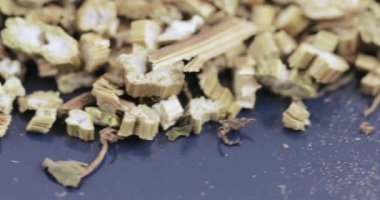 Tripartita toplu olarak bidens