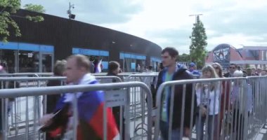 Fanlar futbol maçtan önce