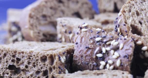 Crackers from rye bread — Stock Video