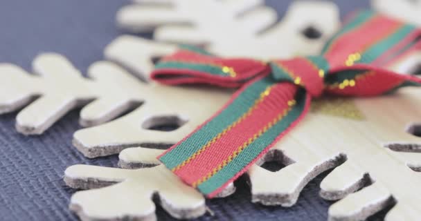 Flocon de neige décoratif avec un arc 