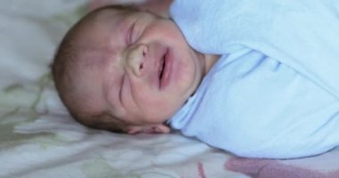 Uykuya düşen bebek