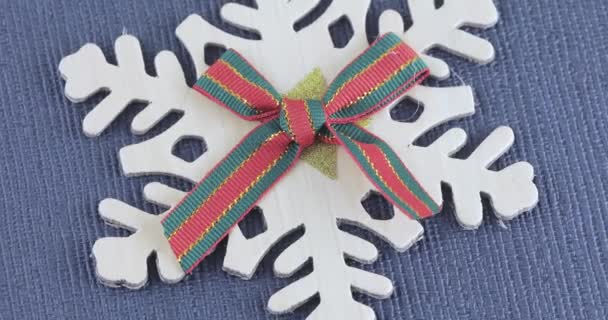 Flocon de neige décoratif avec un arc 