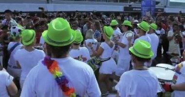 Maçtan önce müzisyenler