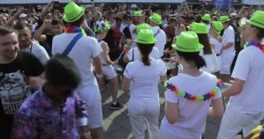 Maçtan önce müzisyenler