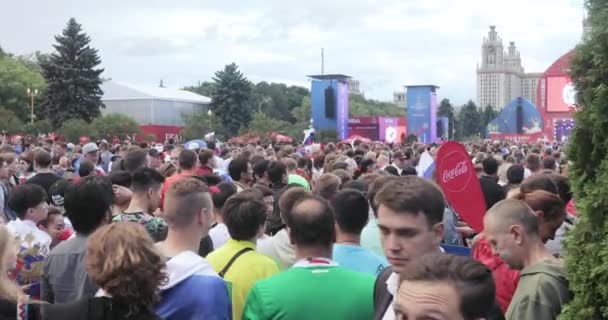 Fest der Fifa-Fans auf den Spatzenhügeln — Stockvideo