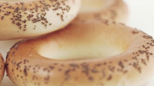 Bagels de açúcar com sementes de papoila — Vídeo de Stock