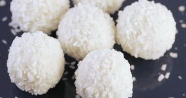 Hindistan cevizi gevreği şeker