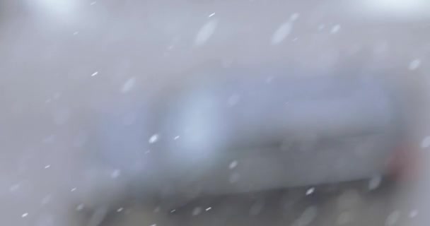 Снег на дороге — стоковое видео