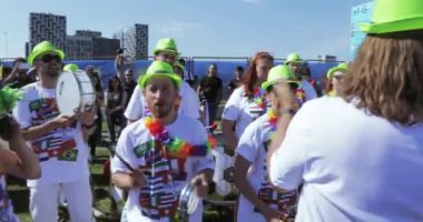 Maçtan önce müzisyenler