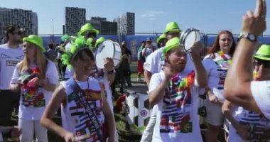 Maçtan önce müzisyenler