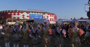 Maçtan önce müzisyenler