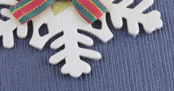 Flocon de neige décoratif avec un arc 